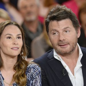 À 60 ans, le comédien est le père de Sam, né en 1995 d’une première union. Par la suite, il a vécu plusieurs années avec l’actrice Vanessa Demouy. Avec elle, il a pu accueillir le petit Solal en 2003, puis Sharlie en 2011. 

Vanessa Demouy et Philippe Lellouche - Enregistrement de l'émission "Vivement Dimanche" diffusée le 11 mai 2014 - invité principal Patrick Fiori - Paris le 7 mai 2014 © COADIC GUIREC / BESTIMAGE