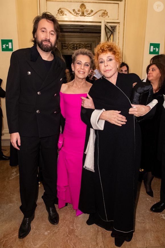 En 70 ans de carrière, l’artiste était devenue une célébrité internationale grâce à de nombreux tubes

Francesco Vezzoli;Concita De Gregorio;Ornella Vanoni - Première de l'opéra de Verdi "Don Carlo" à La Scala de Milan, le 7 décembre 2023.