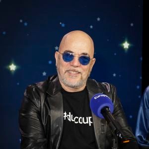 Le chanteur de 61 ans évoque ses douleurs physiques persistantes.

Pascal Obispo, lors de la 500 ème de Culture et Média sur Europe 1 en présence de nombreux invités, à Paris, France, le 23 janvier 2026. © Jack Tribeca/Bestimage