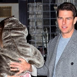 Tom Cruise et Katie Holmes ont emmené leur fille Suri au spectacle Casse-Noisette à New York, USA, le 16 décembre 2011.  FAME PICTURES / BESTIMAGE