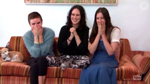Les filles de B. Willis et D. Moore, Scout, Rumer et Tallulah Willis font des épreuves façon "Fear Factor" pour les besoins de l'émission "Celebrity Show-Off". Dans ce programme, les stars rivalisent pour savoir quelle vidéo faite à la maison obtiendra le plus de vues sur YouTube. Los Angeles. Le 23 juin 2020. Backgrid UK/ Bestimage