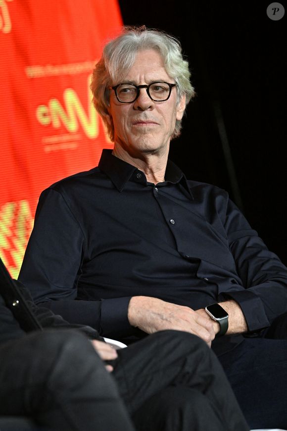 Stewart Copeland, musicien, batteur et fondateur du groupe The Police, - Table ronde "Vers la singularité : quand les artistes et l’IA transcendent le GPTs" lors du Midem au palais des festivals à Cannes, le 25 janvier 2024.
© Bruno Bebert / Bestimage