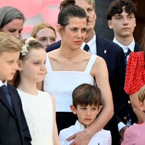 Charlotte Casiraghi et son fils Balthazar Rassam - Célébration des 20 ans de règne du prince souverain Albert II de Monaco sur la place du Palais à Monaco, le 19 juillet 2025. © Bruno Bebert/Bestimage