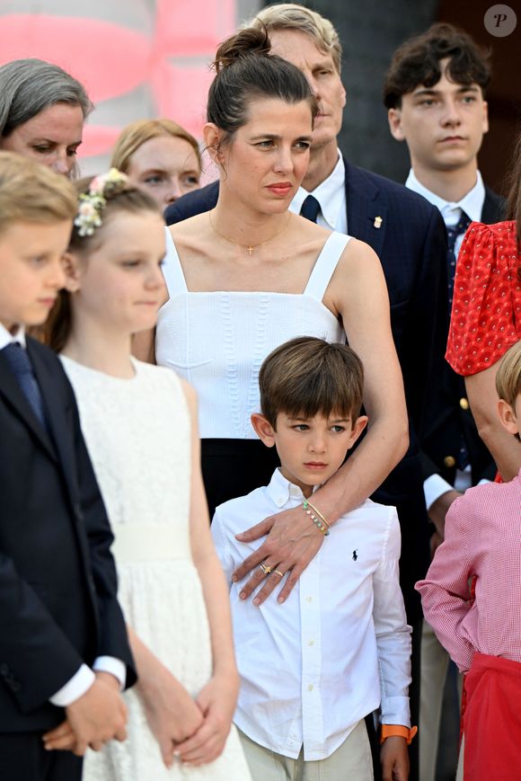 Charlotte Casiraghi et son fils Balthazar Rassam - Célébration des 20 ans de règne du prince souverain Albert II de Monaco sur la place du Palais à Monaco, le 19 juillet 2025. © Bruno Bebert/Bestimage