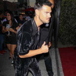 Los Angeles - Taylor Lautner à la soirée de Selena Gomez pour récolter des fonds le 04/10/2023

Photo : Backgrid USA / Bestimage