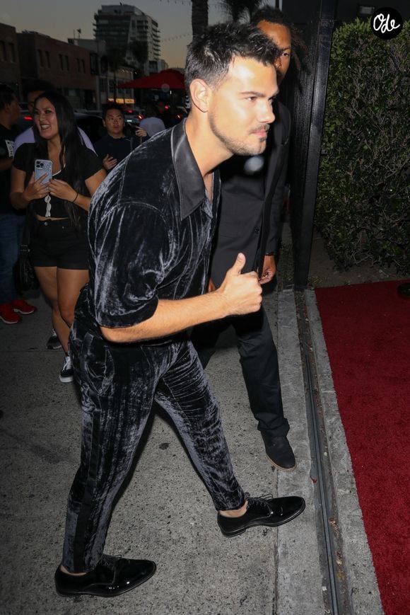 Los Angeles - Taylor Lautner à la soirée de Selena Gomez pour récolter des fonds le 04/10/2023

Photo : Backgrid USA / Bestimage