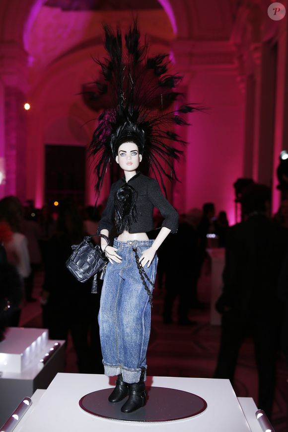 Frimousse de Louis Vuitton - Vernissage de l'exposition "Le Pari(s) Merveilleux" des Frimousses de createurs au Petit Palais a Paris le 25 novembre 2013 organisée par L'Unicef en vue de la vente aux encheres du 2 decembre 2013 au Georges V pour sauver les enfants du Darfour en leur offrant une campagne de vaccination.