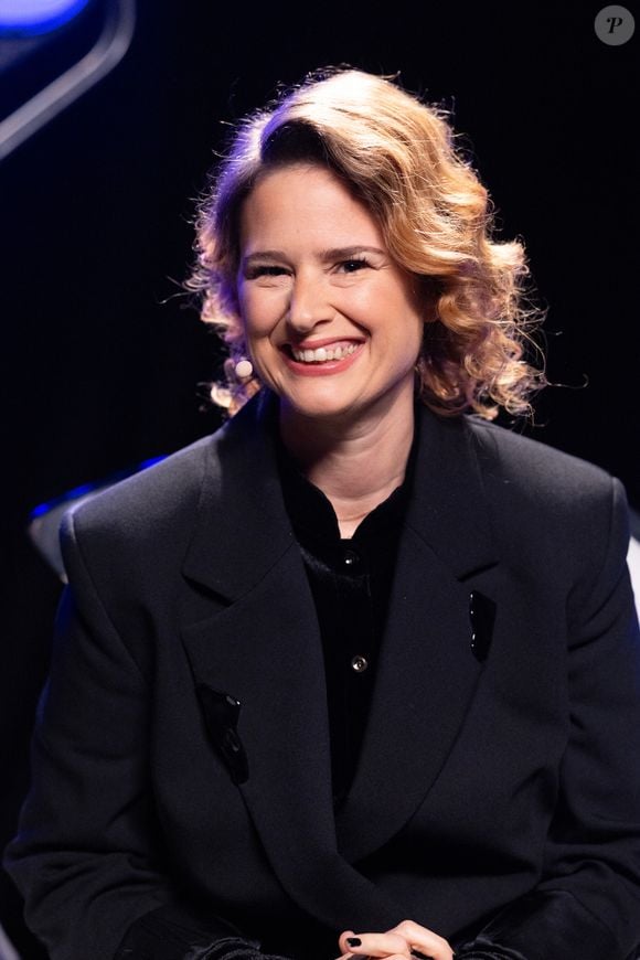 Exclusif -  Elodie Poux lors de l'enregistrement de l'émission "La chanson secrète N°14", présentée par Nikos Aliagas et diffusée le 26 décembre sur TF1, à Paris le 9 décembre 2025. © Jacovides-Moreau/Bestimage