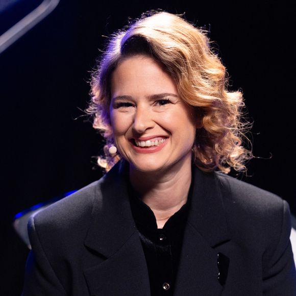 Exclusif -  Elodie Poux lors de l'enregistrement de l'émission "La chanson secrète N°14", présentée par Nikos Aliagas et diffusée le 26 décembre sur TF1, à Paris le 9 décembre 2025. © Jacovides-Moreau/Bestimage