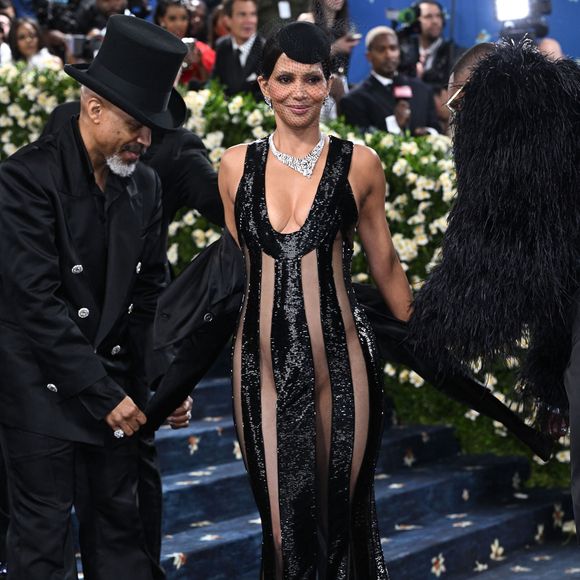 New York -  Halle Berry - Le Metropolitan Museum of Art's Costume Institute Benefit donne le coup d'envoi de l'ouverture de "Superfine : Tailoring Black Style", qui célèbre l'influence du dandysme noir sur la mode et la culture - 5 mai 2025. (STARMAX / BESTIMAGE).