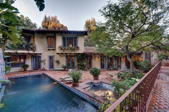 Johnny Depp aurait acheté cette maison de Hollywood Hills pour Paradis et leurs deux enfants. Selon les rapports, Depp a payé 4 million pour le manoir. CA, USA, le 14 janvier 2013. Photo Mavrix/ABACAPRESS.COM