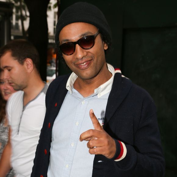 Exclusif - Doc Gyneco (Bruno Beausir) se promène dans les rues de Paris le 7 juillet 2014.