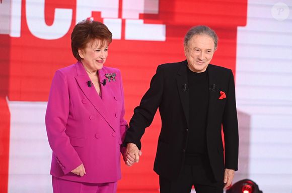 Exclusif - Roselyne Bachelot et Michel Drucker - Enregistrement de l'émission Vivement dimanche au studio Rive gauche, présentée par Michel Drucker le 16 décembre 2025. . Diffusion sur France 3 le 04/01/2026 . © Guillaume Gaffiot / Bestimage