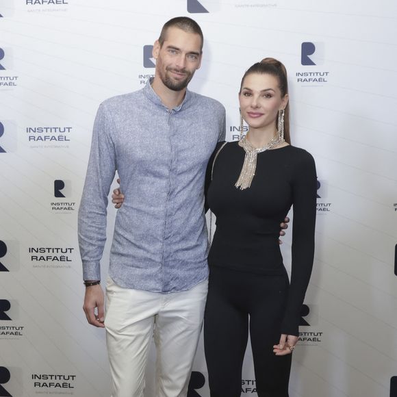 Exclusif - Camille Lacourt et sa compagne Alice Detollenaere - De nombreuses personnalités sont venues assister au dîner de gala annuel de l'Institut Rafaël-Santé intégrative au Pavillon Gabriel à Paris le 8 novembre 2022. 
© Jack Tribeca / Bestimage