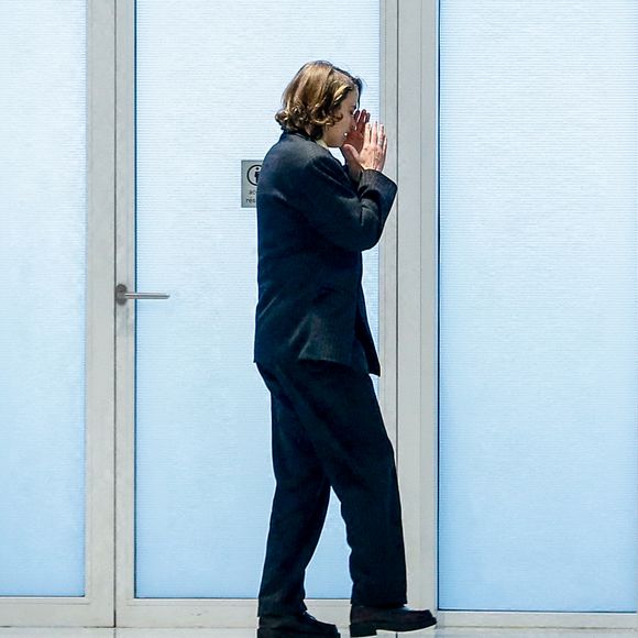 Adèle Haenel a quitté la salle d'audience pour se calmer, après avoir laissé parler sa colère par ces mots "ferme ta gueule" en s'adressant à C.Ruggia - Deuxième jour du procès de C.Ruggia, accusé d'agressions sexuelles sur mineures, dont l'actrice A.Haenel alors âgée entre 12 et 14 ans au moment des faits, devant le tribunal correctionnel de Paris, le 10 décembre 2024. Le réalisateur de 59 ans conteste les faits qui lui sont reprochés. Cette affaire est la première du mouvement