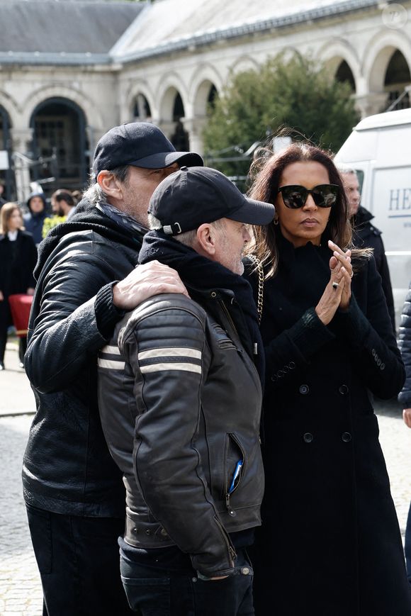 Laurent Baffie, Jean-Luc Reichmann, Karine Le Marchand - Sorties des obsèques d'Isabelle Mergault à la Coupole du Père-Lachaise à Paris le 30 mars 2026. © Cyril Moreau - Dominique Jacovides / Bestimage
