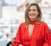 Julie Gayet serait au cœur d'une information judiciaire, ouverte en 2021, pour corruption, trafic d’influence, blanchiment, concussion et corruption d’agent public étranger.
Julie Gayet - Photocall du jury de "L'Œil d'Or" lors du 78ème Festival International du Film de Cannes, le 23 mai 2025. © Jacovides/Moreau/Bestimage