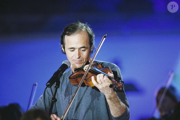 Archive - Exclusif - Jean-Jacques Goldman lors d'une emission spéciale Céline Dion sur TF1 le 12 novembre 2004. © Patrick Carpentier / Bestimage12/11/2004