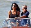 "Je leur ferai un petit mot pour dire qu'il ne faut pas oublier leurs promesses", a-t-il déclaré.

Venise, ITALIE George Clooney et Amal Clooney à Venise en septembre 2026. 

Photo : Backgrid UK/ Bestimage