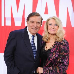 Exclusif - Jean-Pierre Foucault et sa compagne Evelyne Jarre lors de l'enregistrement de l'émission Vivement dimanche  au studio Rive Gauche, présentée par M.Drucker et diffusée sur France 3 le 11 mai 2025, à Paris, France, le 5 mai 2025. © Guillaume Gaffiot/Bestimage