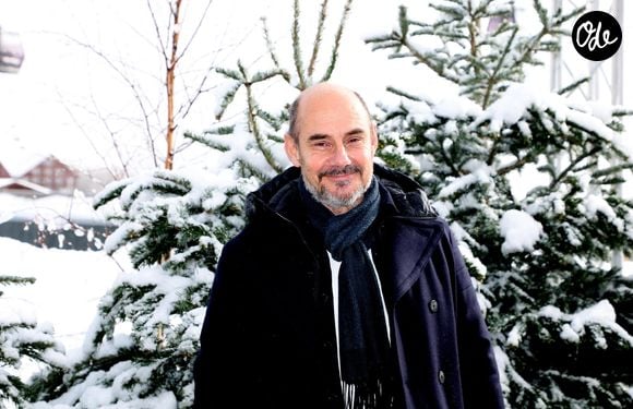 Bernard Campan au photocall du film "Et plus si affinités" lors du 27ème Festival International du Film de Comédie de l'Alpe d'Huez, le 19 janvier 2024. 

© Dominique Jacovides / Bestimage