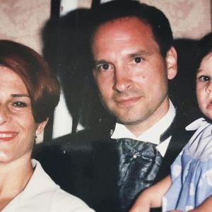 Qui a une maladie génétique rare qui touche essentiellement les filles et provoque un handicap mental et des atteintes motrices sévères

Jean-Marc Généreux avec son épouse France et leurs enfants : Jean-Francis et Francesca
Instagram