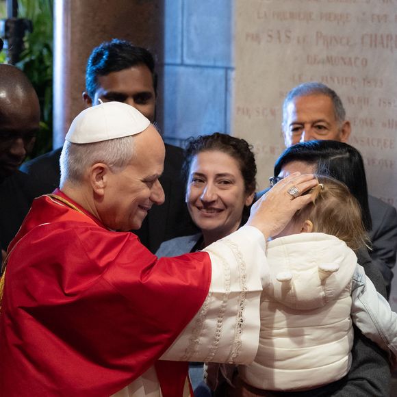 Le pape Léon XIV lors d'une messe en la cathédrale Notre-Dame Immaculée de Monaco, accueilli par TT.SS.HH. Le Prince Albert II et la Princesse Charlène de Monaco. Le 28 mars 2026 à Monaco. © Olivier Huitel / Pool Monaco / Bestimage