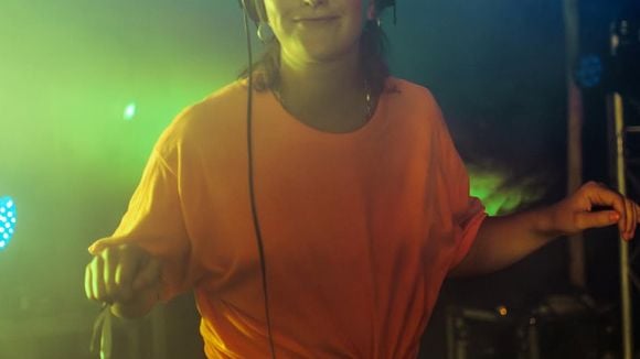 Une jeune DJ française “en pleine ascension” perd la vie à seulement 31 ans, la cause dévoilée