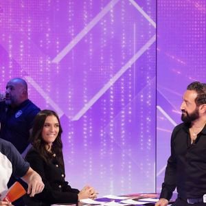 Exclusif - Valérie Benaim, Matthieu Delormeau, Cyril Hanouna, Shana Loustau, sur le plateau de TBT9 présenté par C.Hanouna, et diffusé en direct sur W9, Paris, France, le 04 novembre 2025. © Jack Tribeca / Bestimage