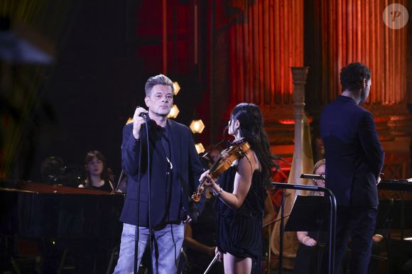 Exclusif - Esther Abrami, Benjamin Biolay lors de l'enregistrement de l'émission "Le Grand Echiquier - Spéciale Serge Gainsbourg" présentée par C.Chazal et A.Manoukian et diffusée le 7 avril 2026 sur France 2, à Paris, France, le 17 septembre 2025. © Jack Tribeca/Bestimage