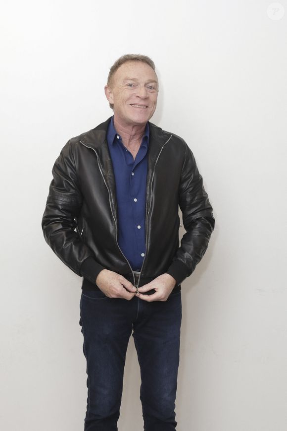 Christophe Hondelatte dans les backstage de l'enregistrement de l'émission "Face à Hanouna", présentée par Cyril Hanouna et diffusée sur C8 le 23 mars. Le 21 mars 2024
© Jack Tribeca / Bestimage