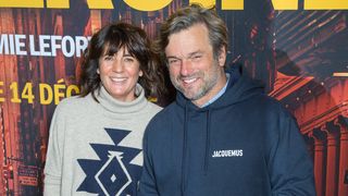 Grande première pour Estelle Denis aux côtés de son compagnon Marc Thiercelin, un événement qui les rapproche un peu plus