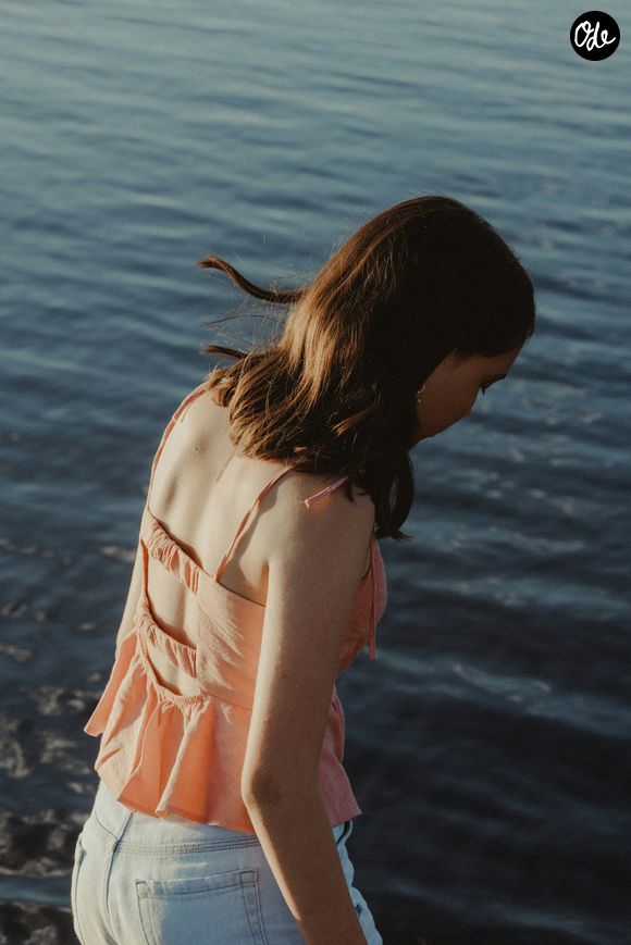 Ou un simple tour chez la couturière ou sur votre machine à coudre

Borba/ Unsplash