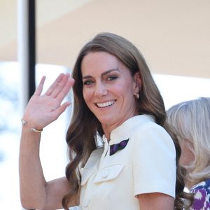 Kate Middleton est arrivée à Wimbledon

Kate Middleton, la princesse de Galles, dans la loge royale pour la finale du simple dames lors de la treizième journée des championnats de tennis de Wimbledon à Londres, au Royaume-Uni. Photo de Stephen Lock/I-Images/ABACAPRESS.COM