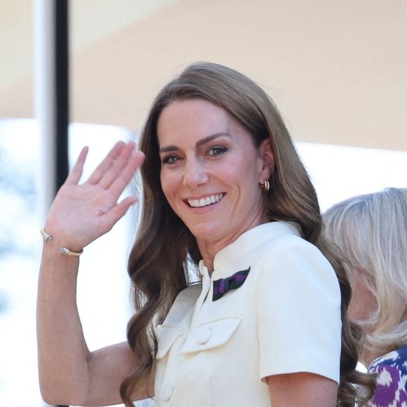 Kate Middleton est arrivée à Wimbledon

Kate Middleton, la princesse de Galles, dans la loge royale pour la finale du simple dames lors de la treizième journée des championnats de tennis de Wimbledon à Londres, au Royaume-Uni. Photo de Stephen Lock/I-Images/ABACAPRESS.COM