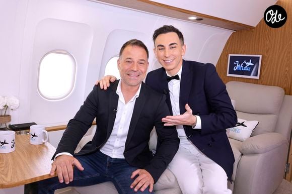 Mario Barravecchia lors de l'enregistrement de l'émission "Le Jet de Luxe", présentée par Jordan de Luxe.