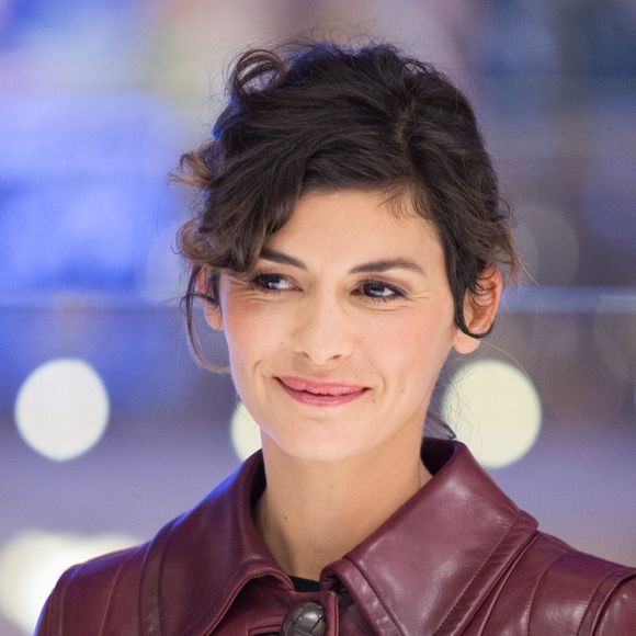 Conquise par sa fillette venue du Vietnam en 2019, qu'elle appelle son "petit trésor", Audrey Tautou a entièrement revu son emploi du temps pour profiter à ses côtés...

Audrey Tautou lors de l'inauguration des décorations de Noël aux Galeries Lafayette à Paris, en France, le 8 novembre 2016. Photo de Nasser Berzane/Abaca