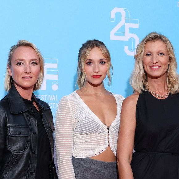 Audrey Lamy, Chloé Jouannet, Alexandra Lamy - Photocall d'ouverture du Festival de la Fiction 2023 à La Rochelle le 12 septembre 2023.

© Denis Guignebourg / Bestimage