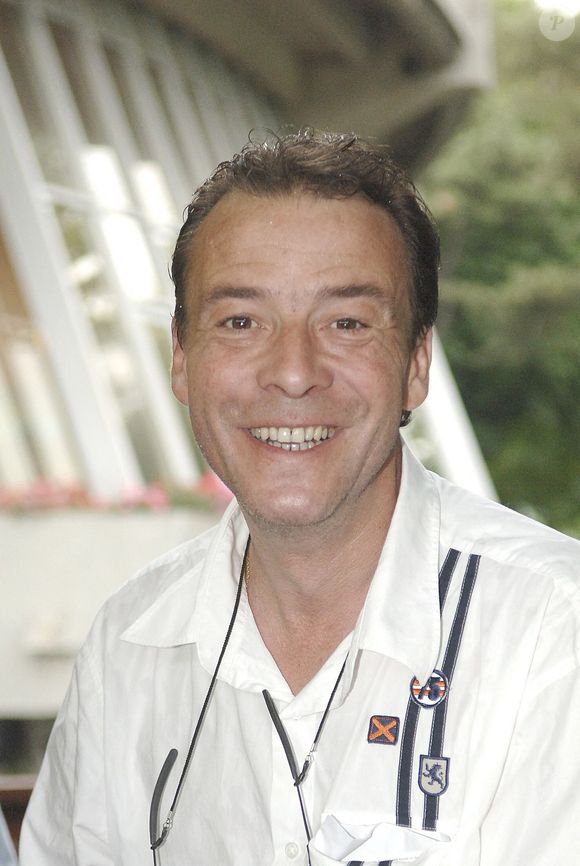 L'humoriste français Pascal Brunner au Village VIP de Roland Garros pendant les Internationaux de France de tennis 2005 à Roland Garros à Paris, France, le 3 juin 2005. Photo Gorassini-Zabulon/ABACA.