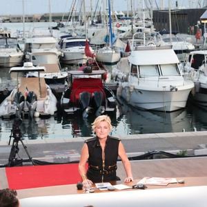 Exclusif - Anne-Elisabeth Lemoine sur le plateau de l'émission "C à vous" lors du 77ème Festival International du Film de Cannes (14 - 25 mai 2024), le 24 mai 2024. 
© Jack Tribeca / Bestimage