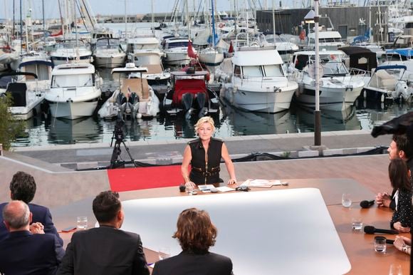 Exclusif - Anne-Elisabeth Lemoine sur le plateau de l'émission "C à vous" lors du 77ème Festival International du Film de Cannes (14 - 25 mai 2024), le 24 mai 2024. 
© Jack Tribeca / Bestimage