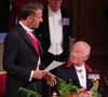 Dans une ambiance "chaleureuse et décontractée", les 150 convives de Charles III ont dégusté une "assiette de légumes d'été avec un poulet fermier de Rhug à L'Argenteuil".
Le président Emmanuel Macron et sa femme Brigitte Macron lors d'un dîner d'état au chateau de Windsor avec le roi Charles III d'Angleterre et la reine consort Camilla le 8 juillet 2025. © Yui Mok / Pool / Julien Burton via Bestimage