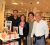 Comme la rencontre de Sandrine avec Camille Thomas dans la saison 5.

Raphael Kretz, Valentin Kretz, Sandrine Kretz, Olivier Kretz - La famille Kretz (série L'Agence sur TMC et Netflix) dédicace son livre "Bienvenue à l'Agence" au BHV Marais à Paris le 14 mai 2024. © Philippe Baldini/Bestimage