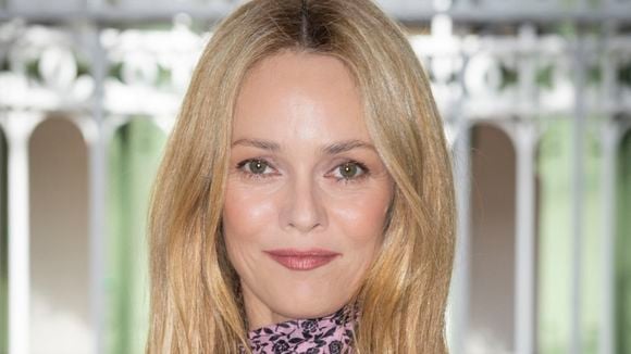 "Il y en a trois" : Voici les secrets beauté très simples de Vanessa Paradis, sa fille Lily-Rose Depp vend la mèche