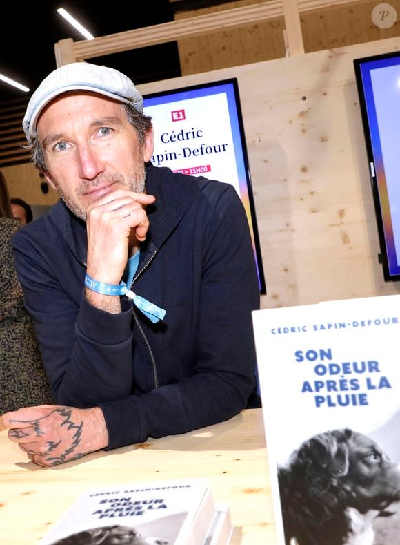C’est auprès de "Paris Match" que l’auteur de 50 ans a accepté de se confier, dévoilant la raison de cette décision.

Cedric Sapin Defour - Festival du Livre de Paris 2024 au Grand Palais Ephémère le 28 mai 2024. © Cédric Perrin/Bestimage