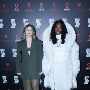 Marine Delplace et Ebony Cham (Star Academy) au photocall du 22ème dîner de la mode pour le Sidaction à Paris le 30 janvier 2025.
© Rachid Bellak / Bestimage