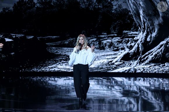 Exclusif - Lara Fabian lors surprises lors de l'enregistrement de l'émission "La chanson secrète N°14", présentée par N.Aliagas et diffusée le 26 décembre sur TF1, consacrée à Nikos Aliagas à Paris le 10 Décembre 2025