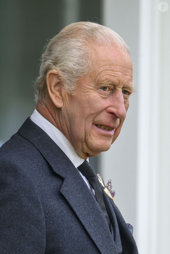 Le roi Charles III lors des jeux des Highlands du Braemar Gathering au Royaume Uni, le 6 septembre 2025. 

Photo : Cover Images via ZUMA Press / Bestimage