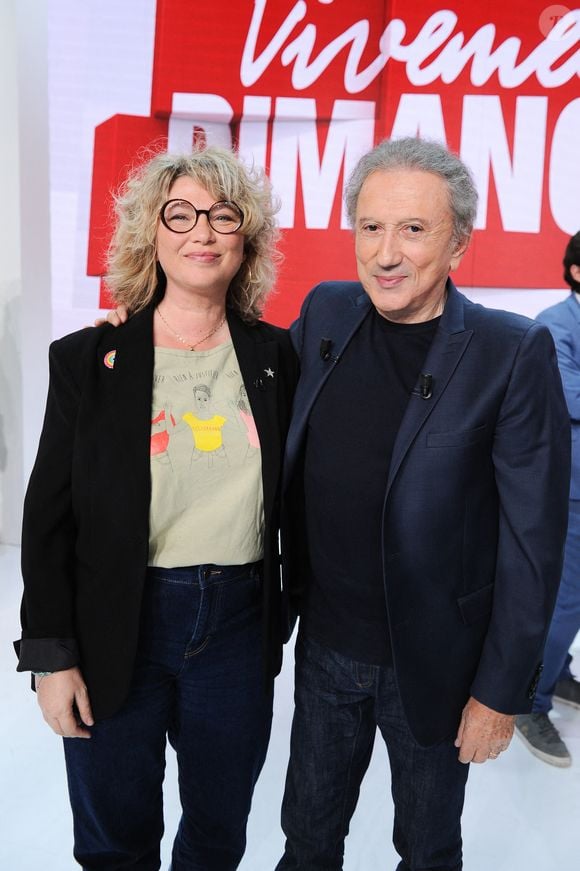 Exclusif - Cécile Bois et Michel Drucker - Enregistrement de l'émission Vivement dimanche au studio Gabriel, présentée par M.Drucker et diffusée sur France 3 le 22 octobre 2023.
© Guillaume Gaffiot / Bestimage