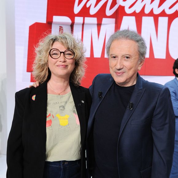 Exclusif - Cécile Bois et Michel Drucker - Enregistrement de l'émission Vivement dimanche au studio Gabriel, présentée par M.Drucker et diffusée sur France 3 le 22 octobre 2023.
© Guillaume Gaffiot / Bestimage